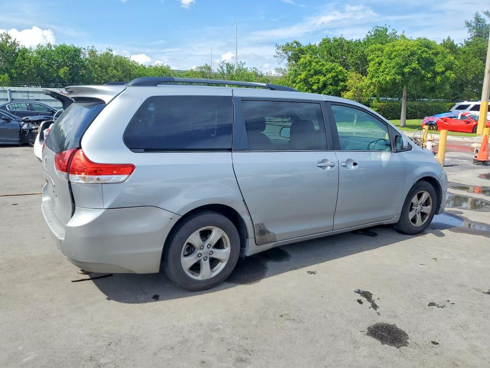 2014 Toyota Sienna VIN 5TDKK3DC6ES451088 COPART salvage auction — REAR END, Fl - Cert Of Title Slvg Rebuildable, sold $2,700 on 2026-07-22 (photo 3)
