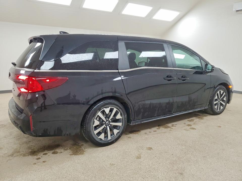 2025 Honda Odyssey VIN 5FNRL6H62SB085874 COPART salvage auction — SIDE, Nv - Certificate Of Title (P), sold $300 on 2026-07-27 (photo 3)
