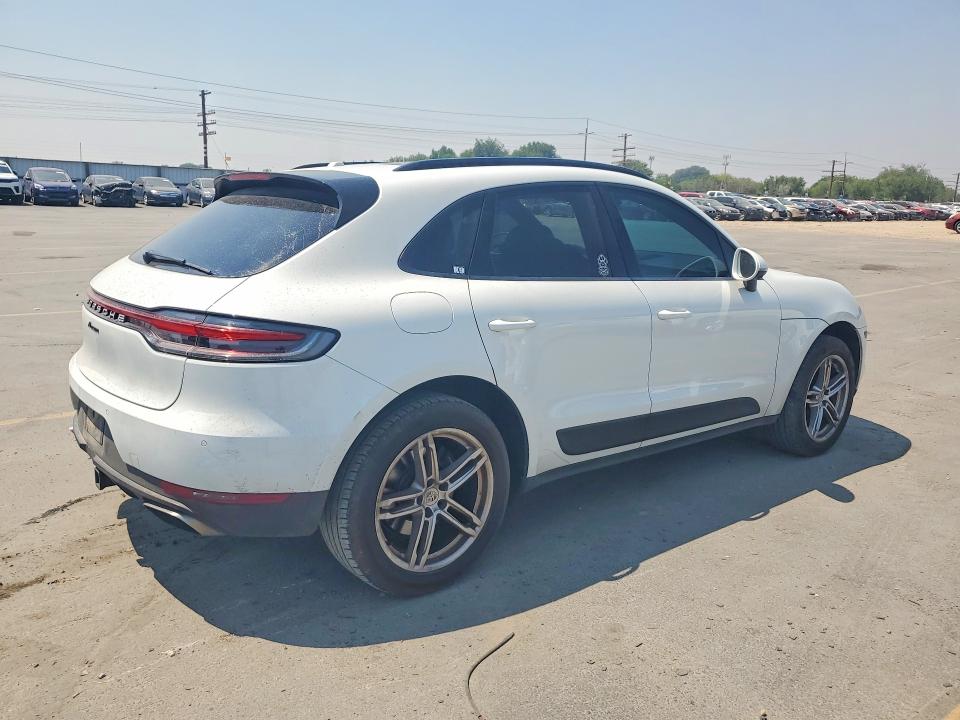 2020 Porsche Macan VIN WP1AA2A5XLLB12183 COPART salvage auction — SIDE, Id - Salvage Certificate Of Title, sold $11,800 on 2026-08-27 (photo 3)