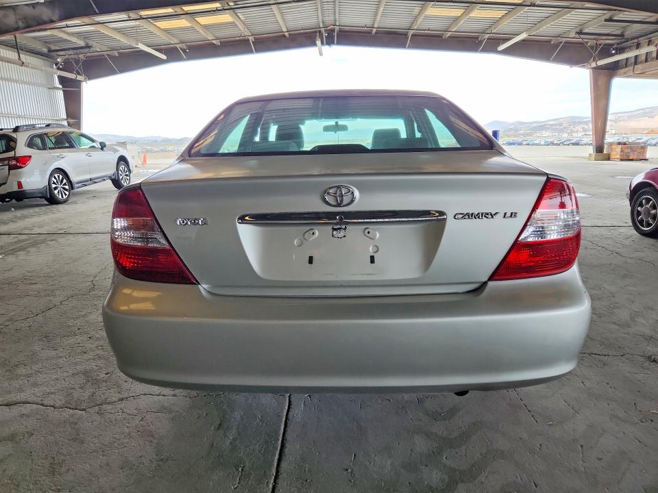 2002 Toyota Camry VIN JTDBE32K720057471 COPART salvage auction — MINOR DENT/SCRATCHES, CA - DIS/DLR/EXP ONLY CLEAN TITLE, sold $375 on 2026-07-30 (photo 6)
