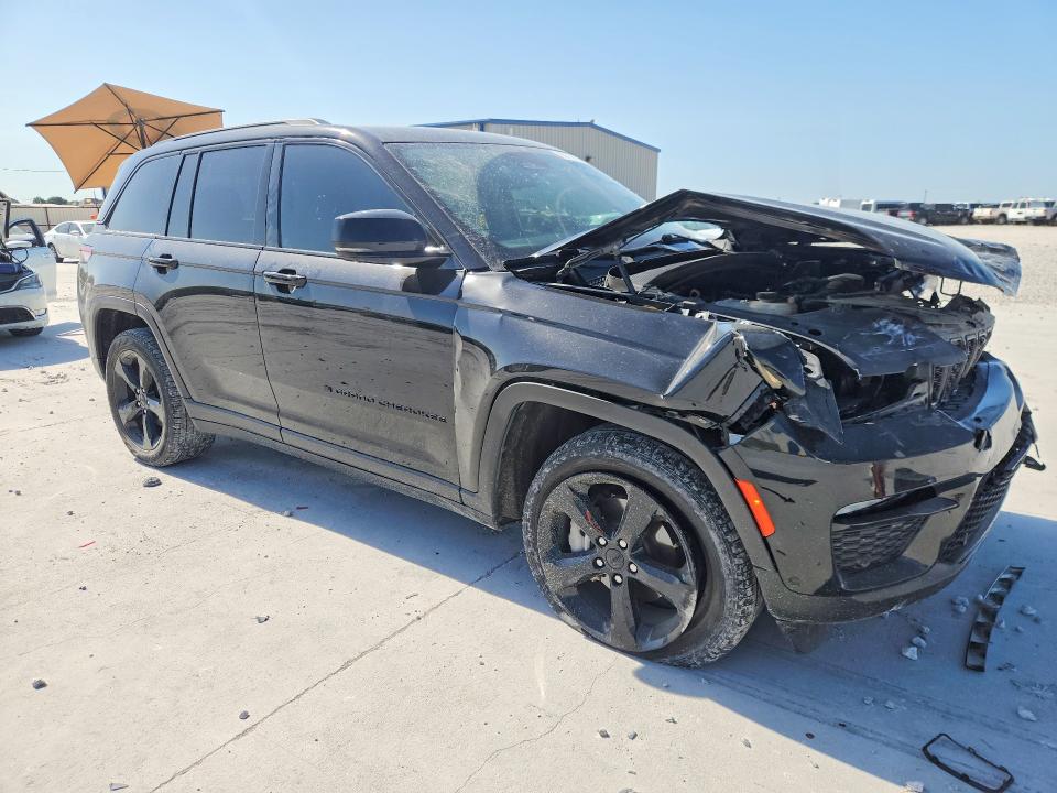 2023 Jeep Cherokee VIN 1C4RJHBG8PC508223 COPART salvage auction — FRONT END, Tx - Salvage Vehicle Title, sold $7,000 on 2026-08-21 (photo 4)