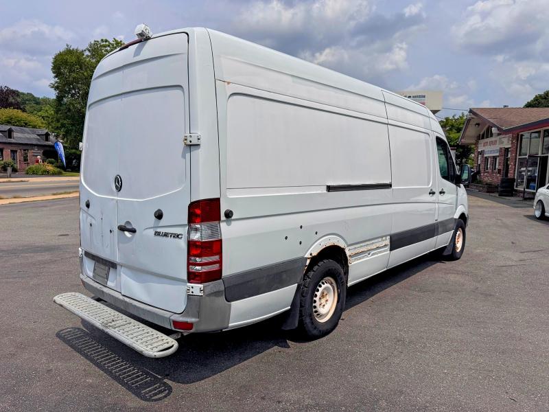 2011 Mercedes-benz Sprinter VIN WD3PE8CB0B5576599 COPART salvage auction — NORMAL WEAR, Ma - Certificate Of Title (P), sold $100 on 2026-08-03 (photo 4)