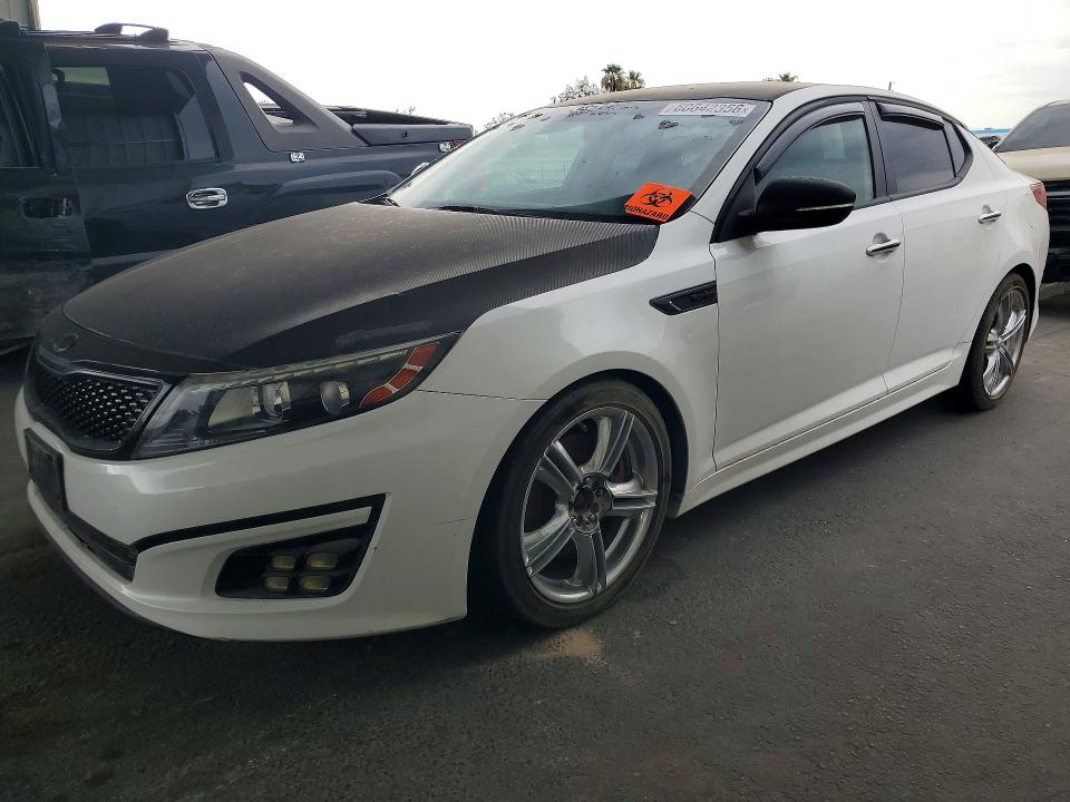 2015 Kia Optima VIN 5XXGR4A69FG405733 COPART salvage auction — MINOR DENT/SCRATCHES, NC - DIS/DLR/EXP ONLY CLEAN TITLE, sold $700 on 2026-07-20 (photo 1)