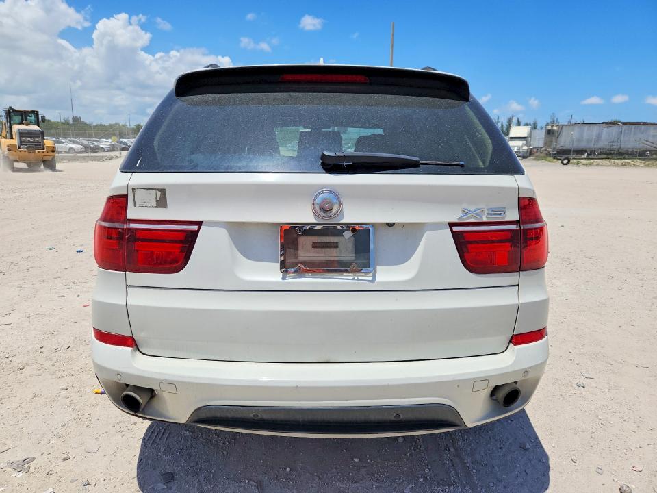 2011 BMW X5 VIN 5UXZV4C56BL738232 COPART salvage auction — MINOR DENT/SCRATCHES, VA - CERTIFICATE OF TITLE, sold $275 on 2026-07-28 (photo 6)