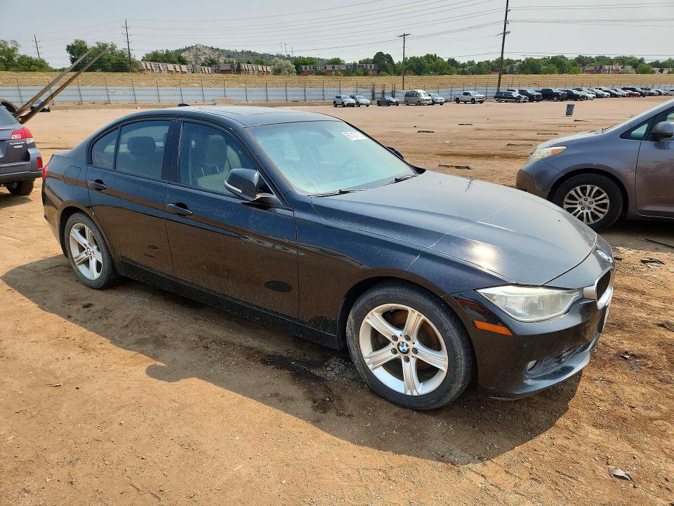 2014 BMW 3 series VIN WBA3B3C53EJ978281 COPART salvage auction — MINOR DENT/SCRATCHES, CO - DIS/DLR/EXP ONLY CLEAN TITLE, sold $775 on 2026-07-20 (photo 4)