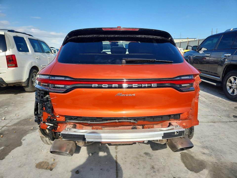 2023 Porsche Macan VIN WP1AA2A52PLB00938 COPART salvage auction — REAR END, Tx - Salvage Vehicle Title, sold $27,000 on 2026-09-11 (photo 6)