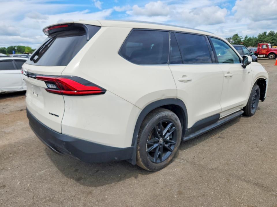 2024 Toyota Highlander VIN 5TDACAB58RS018797 COPART salvage auction — MINOR DENT/SCRATCHES, Fl - Cert Of Title-Rebuilt, sold $20,000 on 2026-07-23 (photo 3)