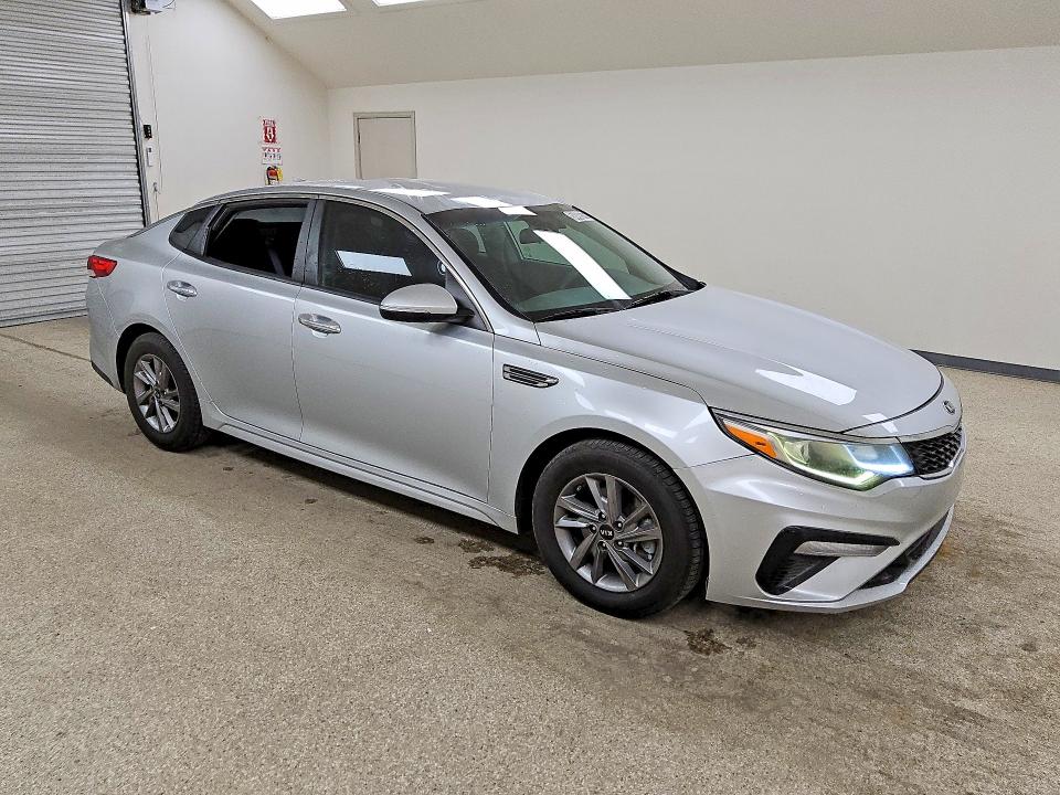 2020 Kia Optima VIN 5XXGT4L39LG438084 COPART salvage auction — VANDALISM, CO - CERTIFICATE OF TITLE, sold $650 on 2026-07-21 (photo 4)