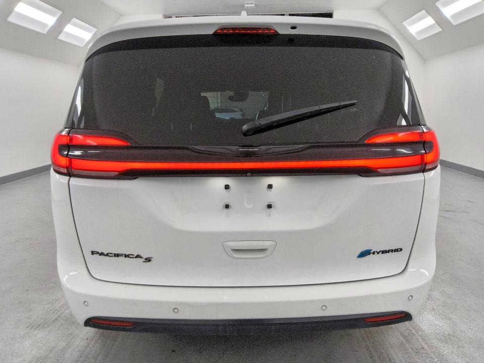 2022 Chrysler Pacifica VIN 2C4RC1L76NR134666 COPART salvage auction — MECHANICAL, CA - CERTIFICATE OF TITLE, sold $4,150 on 2026-07-27 (photo 6)