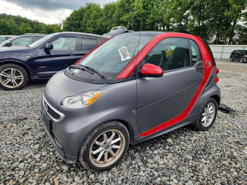 2015 Smart Fortwo VIN WMEEJ9AA2FK840407 COPART salvage auction — MECHANICAL, Ma - Cert Of Title-Reconstrctd Coll, sold $600 on 2026-08-07 (photo 1)