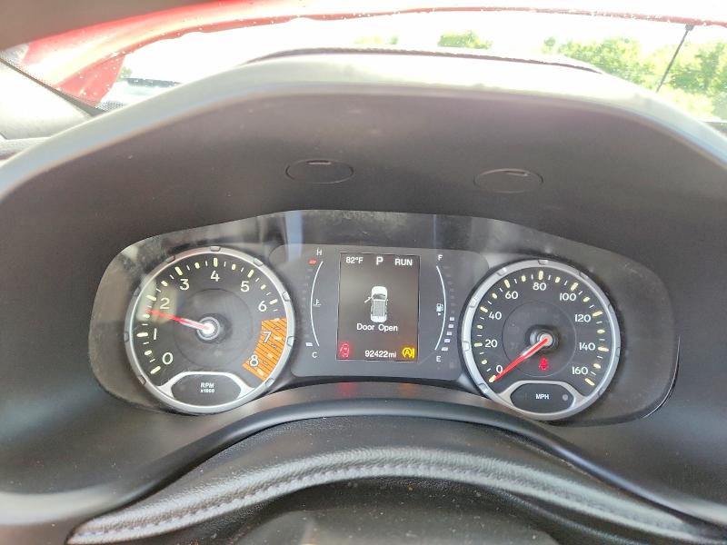 2020 Jeep Renegade VIN ZACNJBA18LPL21608 COPART salvage auction — MINOR DENT/SCRATCHES, CT - CERTIFICATE OF TITLE (P), sold $5,900 on 2026-08-04 (photo 9)