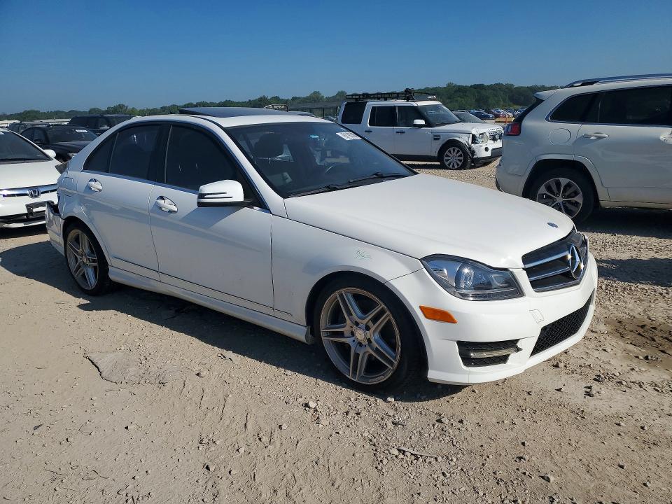 2014 Mercedes-benz C-klasse VIN WDDGF8AB4EG233038 COPART salvage auction — REAR END, Ks - Cert Of Title-Salvage, sold $1,500 on 2026-08-04 (photo 4)