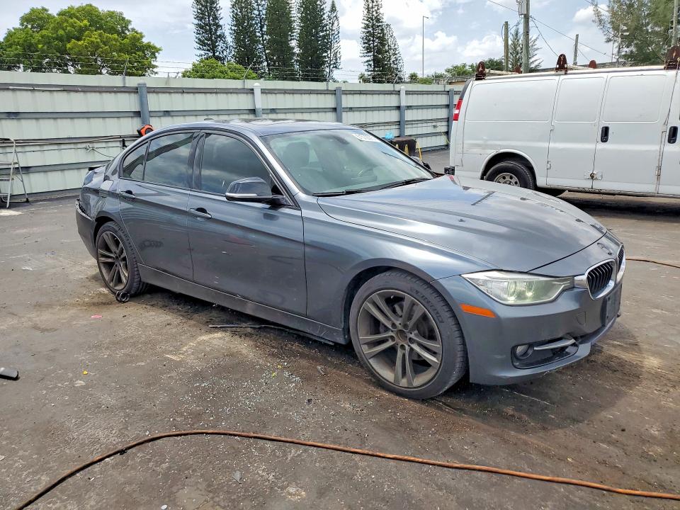 2013 BMW 3er VIN WBA3B3C58DJ898778 COPART salvage auction — REAR END, On - Permit Salvage, sold $675 on 2026-08-19 (photo 4)