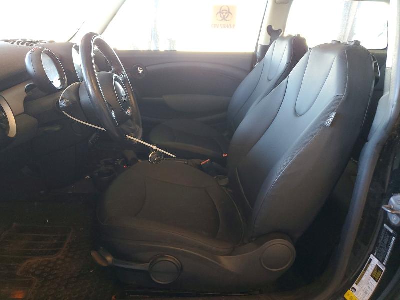 2011 Mini Cooper VIN WMWSU3C5XBT092979 COPART salvage auction — MINOR DENT/SCRATCHES, CA - DIS/DLR/EXP ONLY CLEAN TITLE, sold $375 on 2026-07-27 (photo 7)