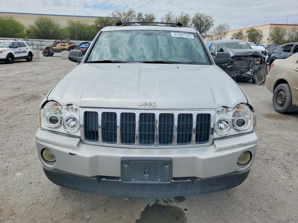 2005 Jeep Cherokee VIN 1J8HR582X5C553555 COPART salvage auction — MINOR DENT/SCRATCHES, Ca - Certificate Of Title, sold $650 on 2026-07-23 (photo 5)