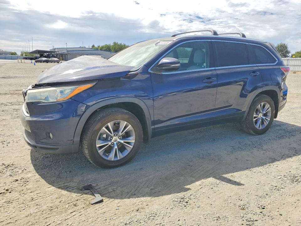 2015 Toyota Highlander VIN 5TDJKRFH6FS104613 COPART salvage auction — FRONT END, Ca - Dis/Dlr/Exp Only Clean Title (P), sold $5,600 on 2026-07-28 (photo 1)