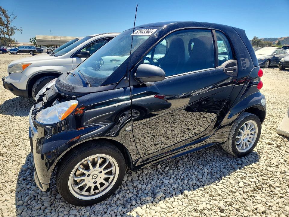 2014 Smart Fortwo VIN WMEEJ9AA3EK740265 COPART salvage auction — VANDALISM, CA - SALVAGE CERTIFICATE, sold $550 on 2026-08-06 (photo 1)