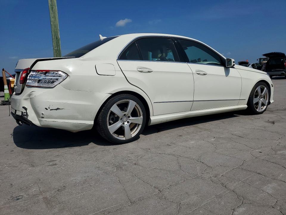 2011 Mercedes-benz E-klasse VIN WDDHF5GB1BA515792 COPART salvage auction — WATER/FLOOD, TN - SALVAGE CERTIFICATE, sold $1,500 on 2026-08-03 (photo 3)