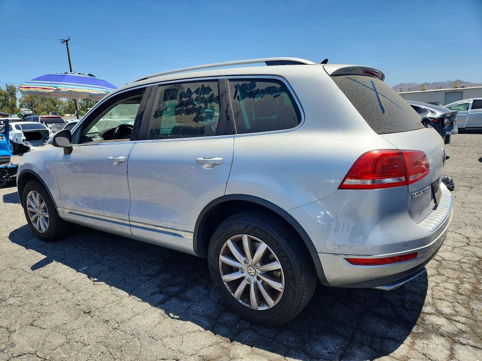 2012 Volkswagen Touareg VIN WVGFK9BPXCD004486 COPART salvage auction — SIDE, CA - DIS/DLR/EXP ONLY CLEAN TITLE, sold $1,850 on 2026-08-10 (photo 2)
