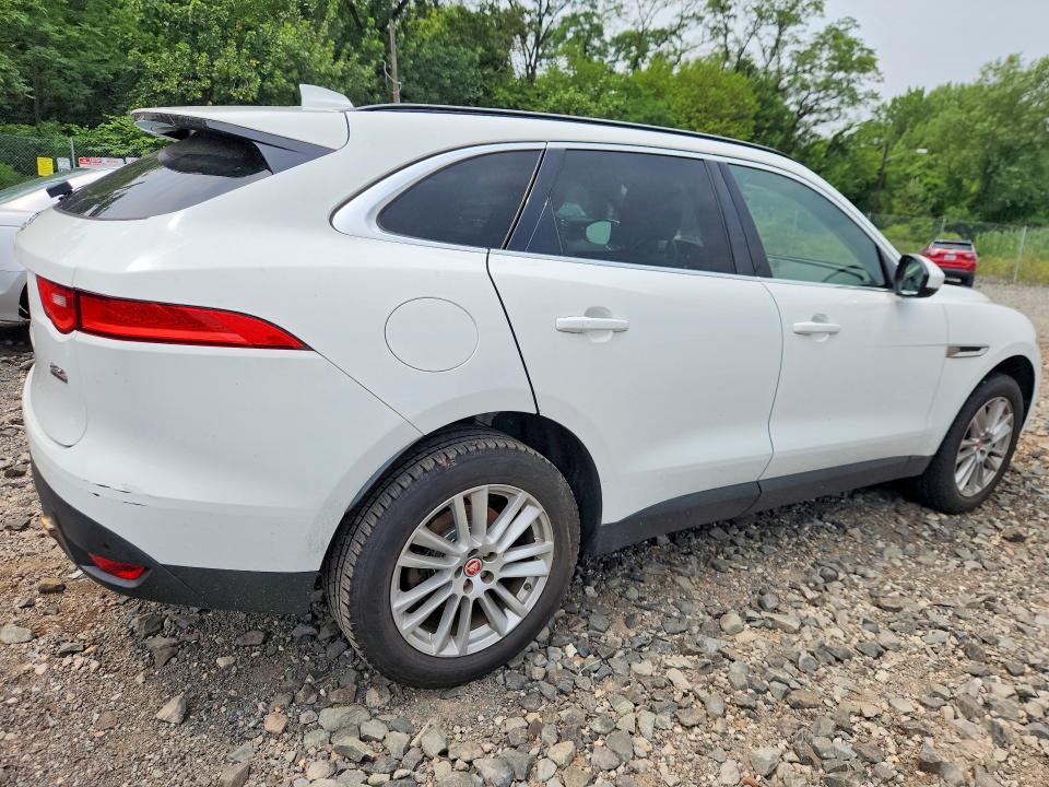 2018 Jaguar F-pace VIN SADCK2FX3JA259962 COPART salvage auction — WATER/FLOOD, Salvage Title, sold $2,200 on 2026-08-03 (photo 3)