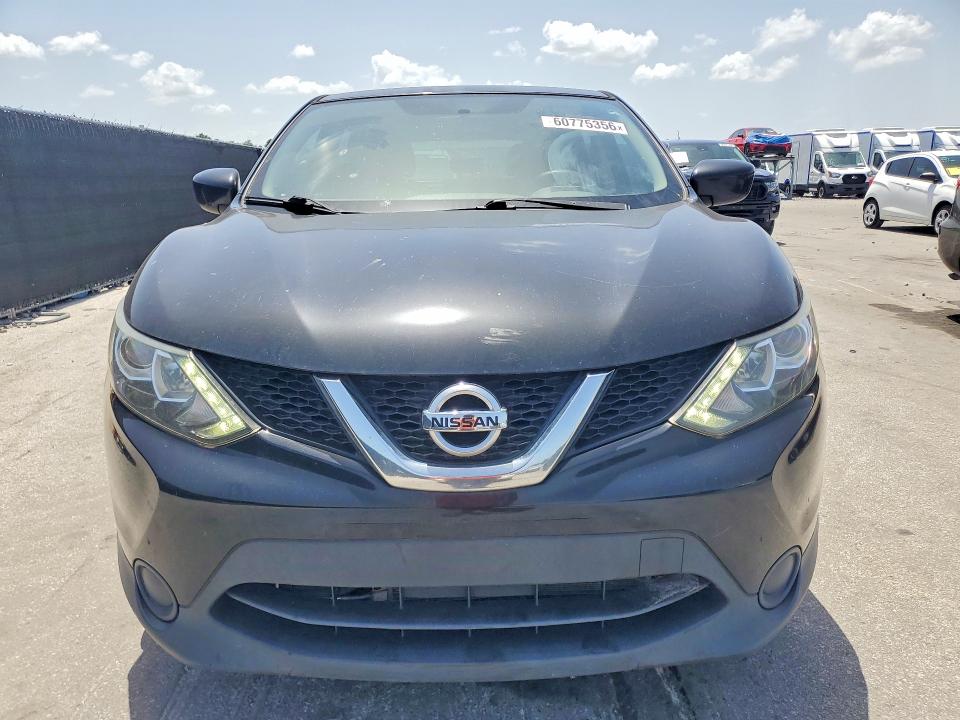 2017 Nissan Rogue VIN JN1BJ1CP7HW018575 COPART salvage auction — MINOR DENT/SCRATCHES, In - Certificate Of Title, sold $2,500 on 2026-07-30 (photo 5)