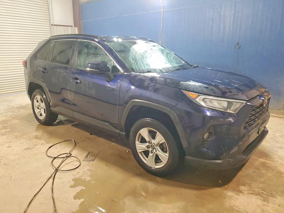 2021 Toyota Rav4 VIN 2T3P1RFV5MW152523 COPART salvage auction — MINOR DENT/SCRATCHES, TX - CERTIFICATE OF TITLE, sold $10,400 on 2026-07-28 (photo 4)