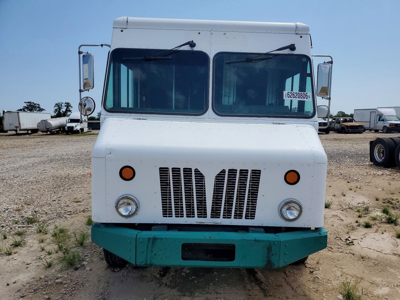 2012 Workhorse custom chassis Commercial chassis VIN 5B4LFG2E1C3448723 COPART salvage auction — Normal Wear, MO - CERTIFICATE OF TITLE, sold $5,900 on 2026-09-09 (photo 5)
