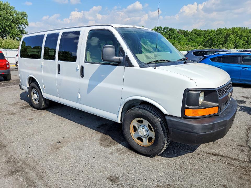 2007 Chevrolet Express 1500 VIN 1GNFH15Z571213439 COPART salvage auction — MINOR DENT/SCRATCHES, Pa - Cert Of Title, sold $3,500 on 2026-07-07 (photo 4)