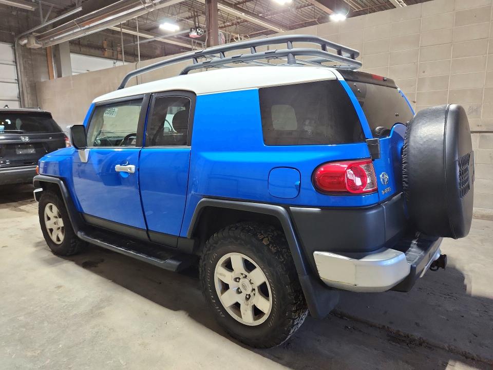 2007 Toyota Fj cruiser VIN JTEBU11F470009795 COPART salvage auction — MINOR DENT/SCRATCHES, Mn - Certificate Of Title, sold $3,200 on 2026-07-21 (photo 2)