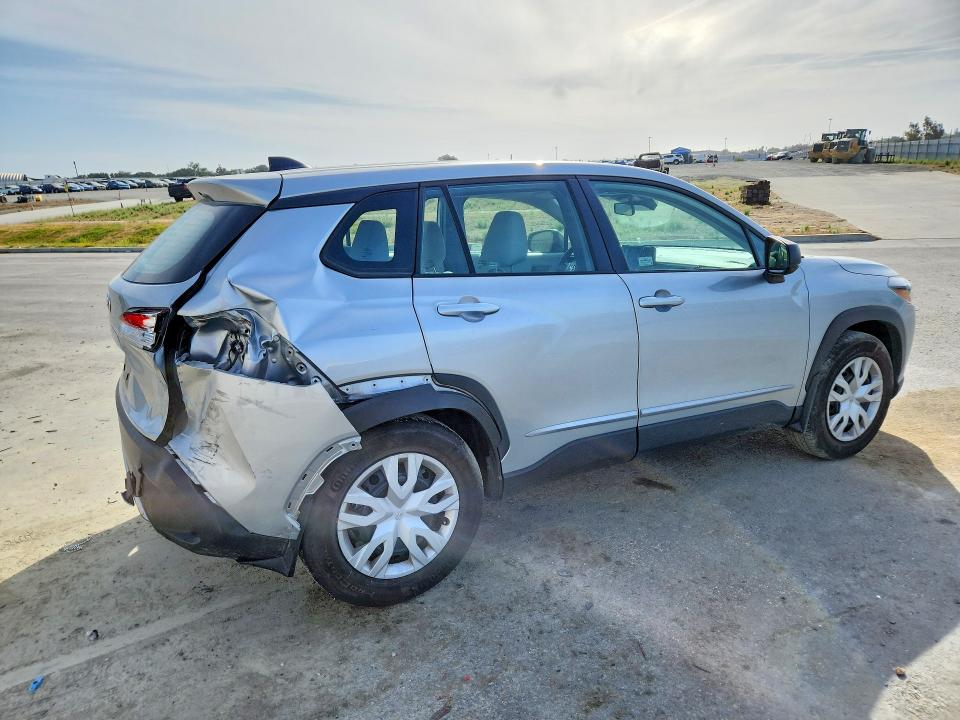 2024 Toyota Corolla cross VIN 7MUAAAAG8RV099086 COPART salvage auction — REAR END, Ca - Salvage Certificate, sold $7,200 on 2026-08-25 (photo 3)