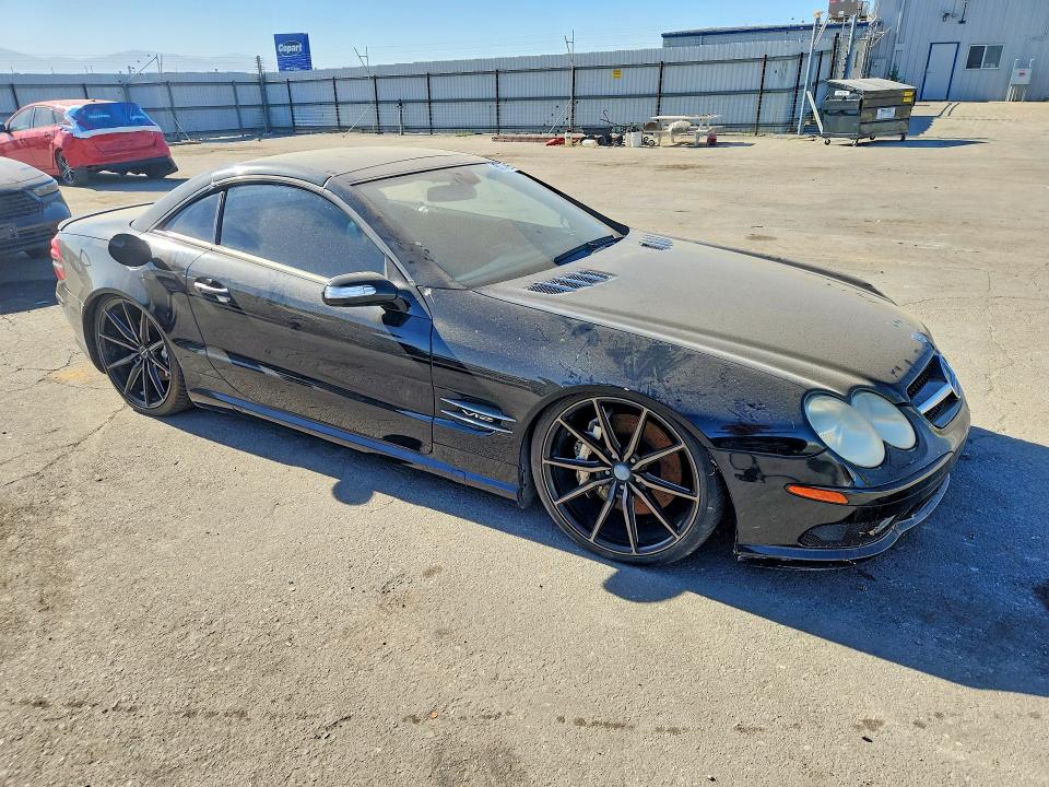 2005 Mercedes-benz Sl-class VIN WDBSK76F65F096680 COPART salvage auction — MINOR DENT/SCRATCHES, Ca - Dis/Dlr/Exp Only Clean Title, sold $4,400 on 2026-08-07 (photo 4)