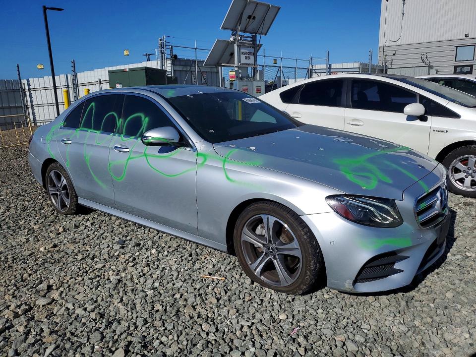2018 Mercedes-benz E-class VIN WDDZF4JB0JA458037 COPART salvage auction — VANDALISM, CA - SALVAGE CERTIFICATE, sold $6,900 on 2026-08-20 (photo 4)