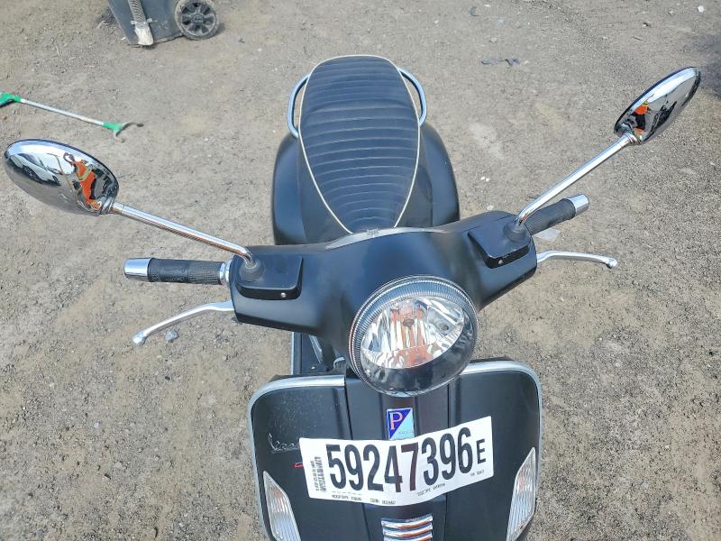 2013 Vespa Gts VIN ZAPM459L8D5703451 COPART salvage auction — FRONT END, Qc - Gravement Accidente, sold $900 on 2026-08-04 (photo 5)