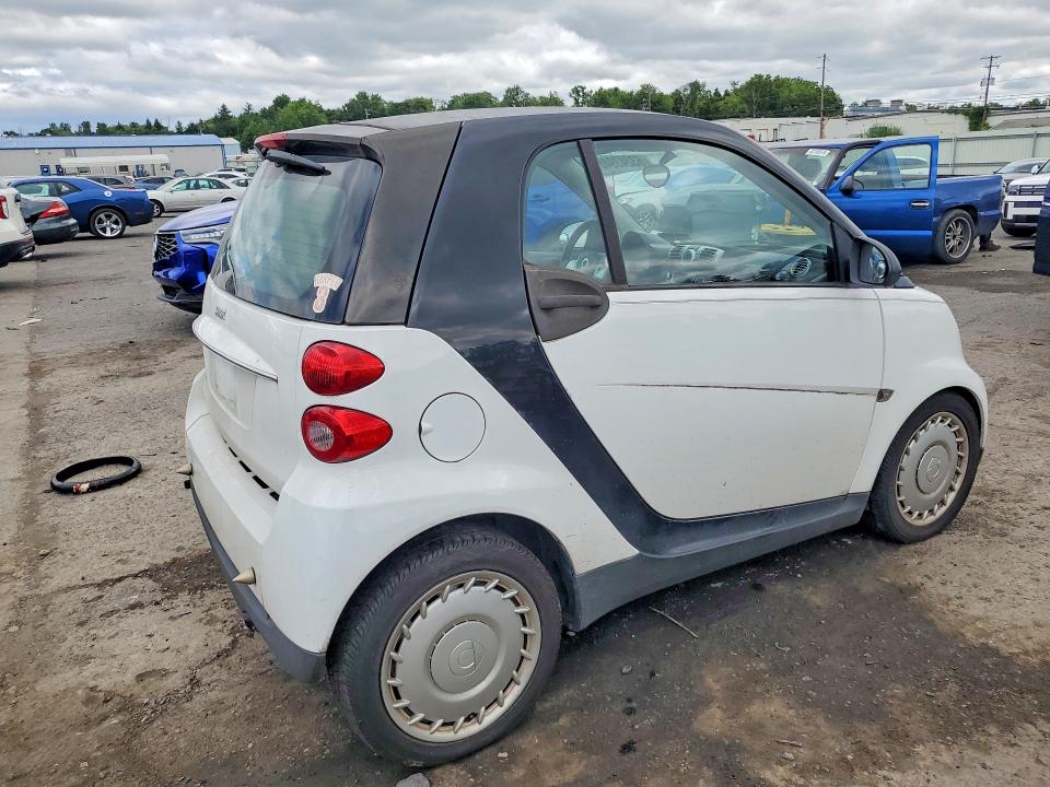 2011 Smart Fortwo VIN WMEEJ3BA6BK439027 COPART salvage auction — ROOF, Pa - Cert Of Title, sold $1,152 on 2026-08-06 (photo 3)