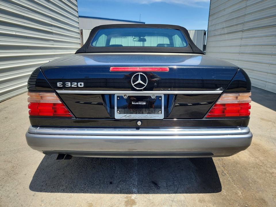 1995 Mercedes-benz E-class VIN WDBEA66EXSC282317 COPART salvage auction — MINOR DENT/SCRATCHES, Ca - Dis/Dlr/Exp Only Clean Title (P), sold $6,800 on 2026-07-31 (photo 6)