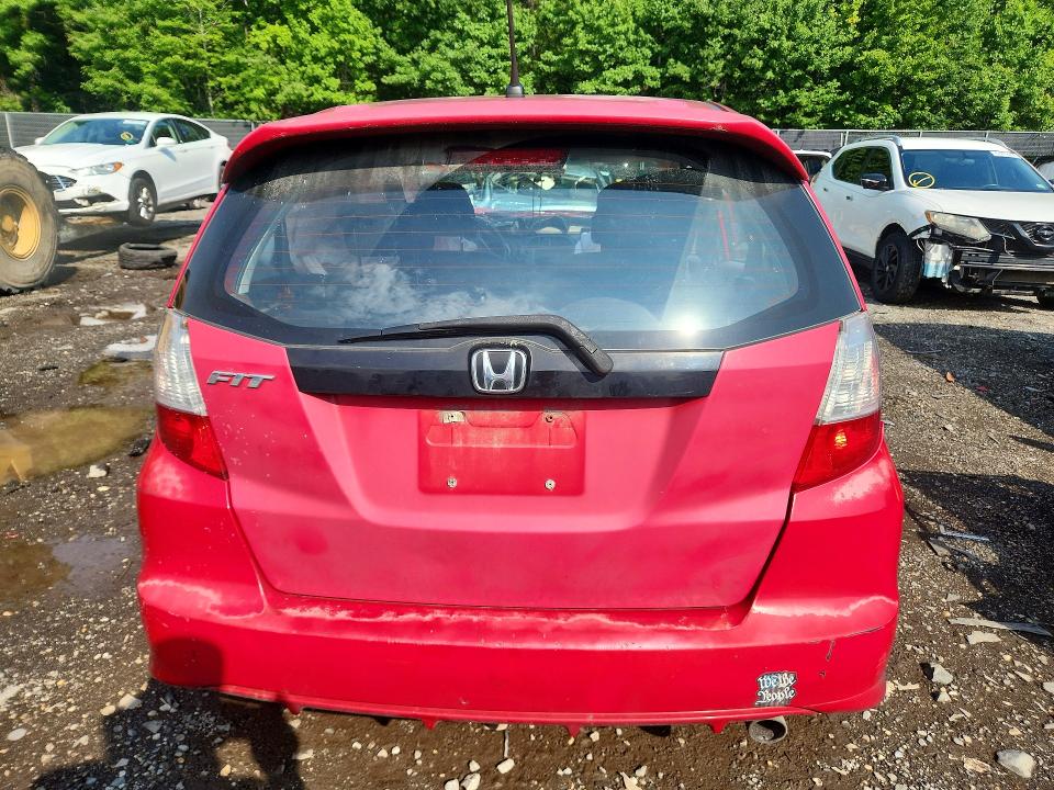 2009 Honda Fit VIN JHMGE884X9S019449 COPART salvage auction — FRONT END, Md - Cert Of Salvage > 75% Damage, sold $200 on 2026-07-28 (photo 6)
