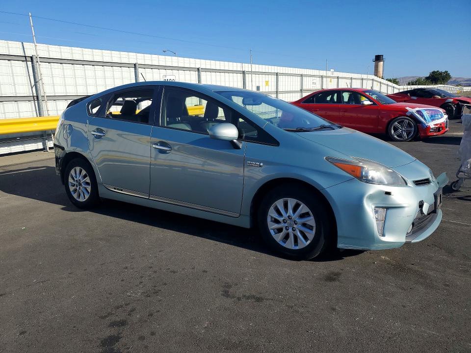 2013 Toyota Prius plug-in VIN JTDKN3DP2D3041186 COPART salvage auction — FRONT END, CA - SALVAGE CERTIFICATE, sold $60 on 2026-07-27 (photo 4)