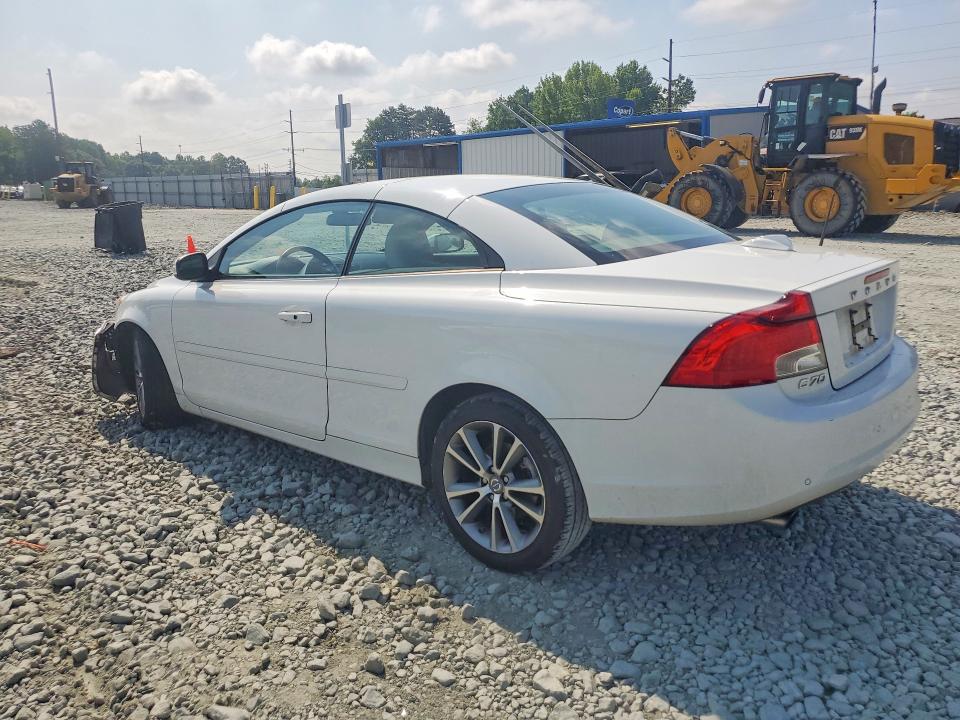 2013 Volvo C70 VIN YV1672MC4DJ138897 COPART salvage auction — MECHANICAL, NC - SALVAGE CERTIFICATE OF TITLE, sold $325 on 2026-08-05 (photo 2)
