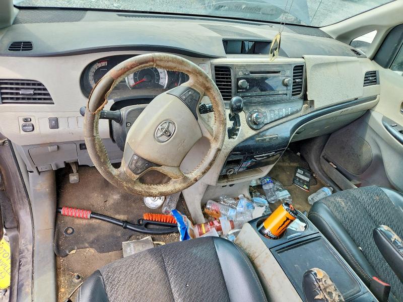 2013 Toyota Sienna VIN 5TDXK3DC3DS360963 COPART salvage auction — MINOR DENT/SCRATCHES, Il - Certificate Of Title, sold $1,550 on 2026-07-20 (photo 8)