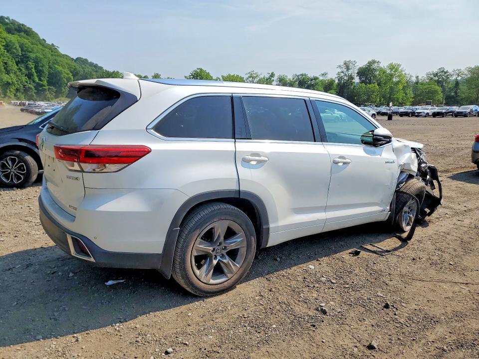 2017 Toyota Highlander VIN 5TDDGRFH9HS023560 COPART salvage auction — FRONT END, Ny - Mv-907A Salvage Certificate, sold $9,600 on 2026-07-07 (photo 3)