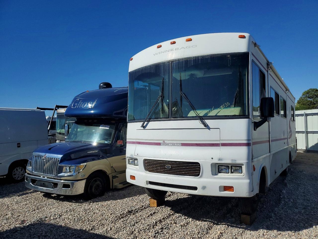 2002 Winnibago VIN 1FCMF53S520A05952 COPART salvage auction — Minor Dent/Scratches, NV - SALVAGE TITLE, sold $375 on 2026-07-23 (photo 2)