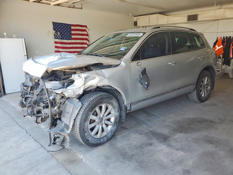 2012 Volkswagen Touareg VIN WVGFF9BP0CD005246 COPART salvage auction — FRONT END, Tx - Salvage Vehicle Title, sold $300 on 2026-08-07 (photo 1)