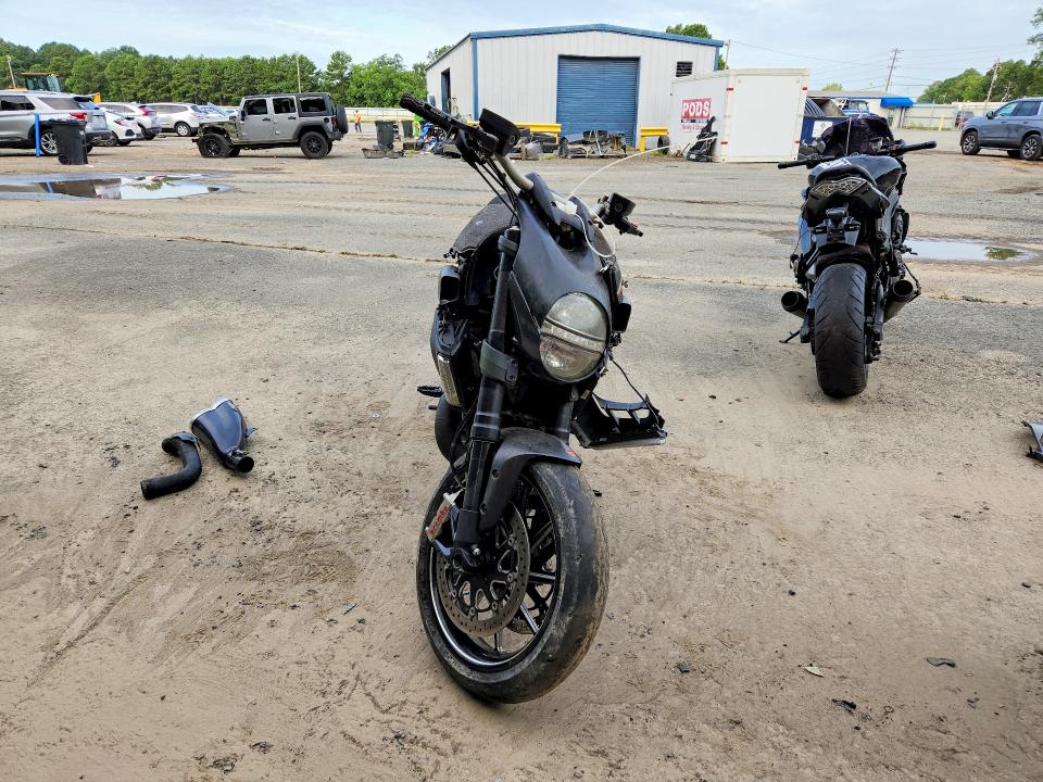 2012 Ducati Diavel VIN ZDM13BLW0CB009463 COPART salvage auction — SIDE, Ms - Cert Of Title-Rebuilt, sold $825 on 2026-07-23 (photo 2)