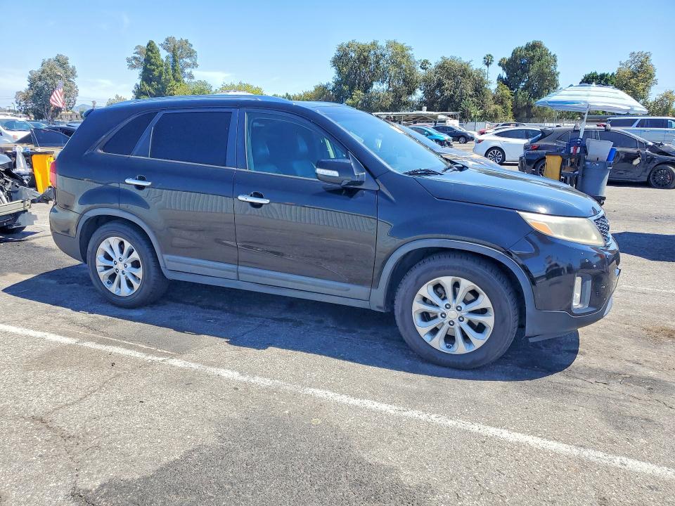 2015 Kia Sorento VIN 5XYKU4A72FG587790 COPART salvage auction — MECHANICAL, Ca - Dis/Dlr/Exp Only Clean Title, sold $100 on 2026-07-28 (photo 4)