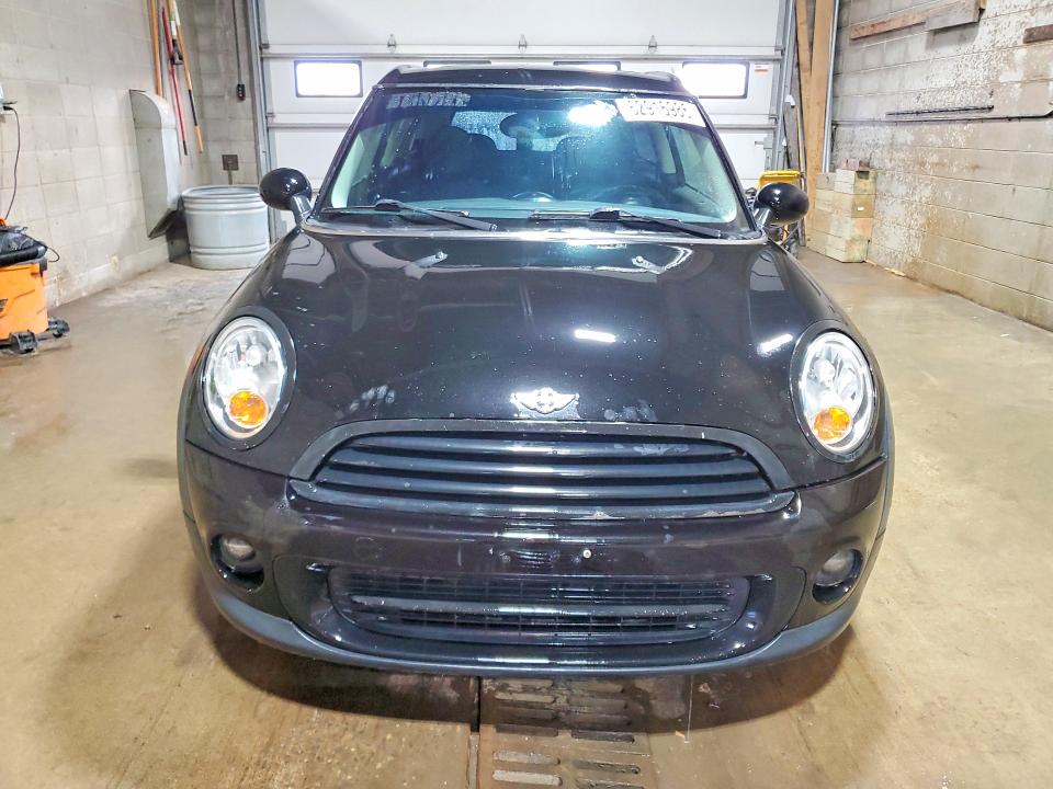 2012 Mini Cooper Clubman VIN WMWZF3C51CT488776 COPART salvage auction — MINOR DENT/SCRATCHES, Mn - Certificate Of Title, sold $1,600 on 2026-09-08 (photo 5)