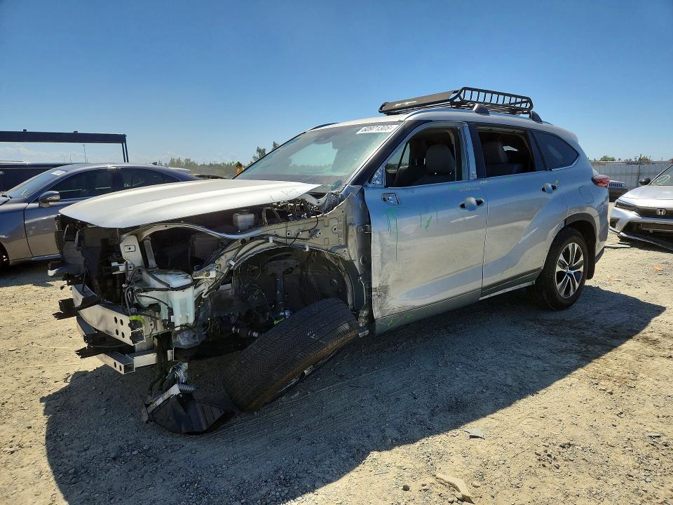 2021 Toyota Highlander VIN 5TDHZRBH6MS555599 — COPART salvage auction photo