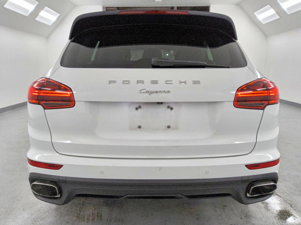 2016 Porsche Cayenne VIN WP1AA2A24GKA13215 COPART salvage auction — MINOR DENT/SCRATCHES, CA - DIS/DLR/EXP ONLY CLEAN TITLE, sold $6,400 on 2026-07-14 (photo 6)