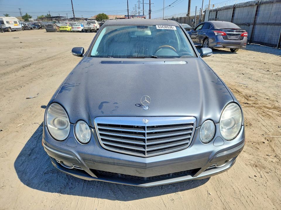 2007 Mercedes-benz E-class VIN WDBUF56X17B134238 COPART salvage auction — MINOR DENT/SCRATCHES, Ca - Dis/Dlr/Exp Only Clean Title, sold $600 on 2026-08-17 (photo 5)