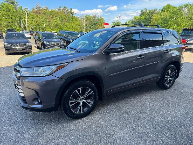2018 Toyota Highlander VIN 5TDBZRFH6JS913523 COPART salvage auction — MINOR DENT/SCRATCHES, Ny - Certificate Of Title (P), sold $10,200 on 2026-07-27 (photo 2)