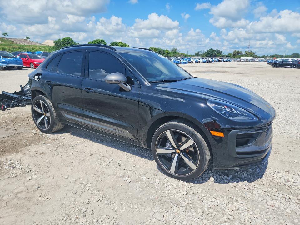2023 Porsche Macan VIN WP1AA2A57PLB19582 COPART salvage auction — REAR END, Fl - Cert Of Title Slvg Rebuildable, sold $20,000 on 2026-08-13 (photo 4)